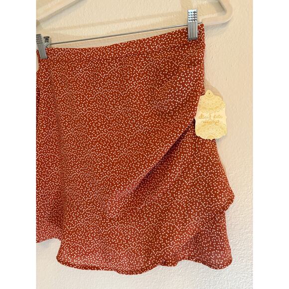 ALTAR'D STATE Mini Skirt Brown & White Ruffle Fall | MEDIUM | NWT - Picture 4 of 9